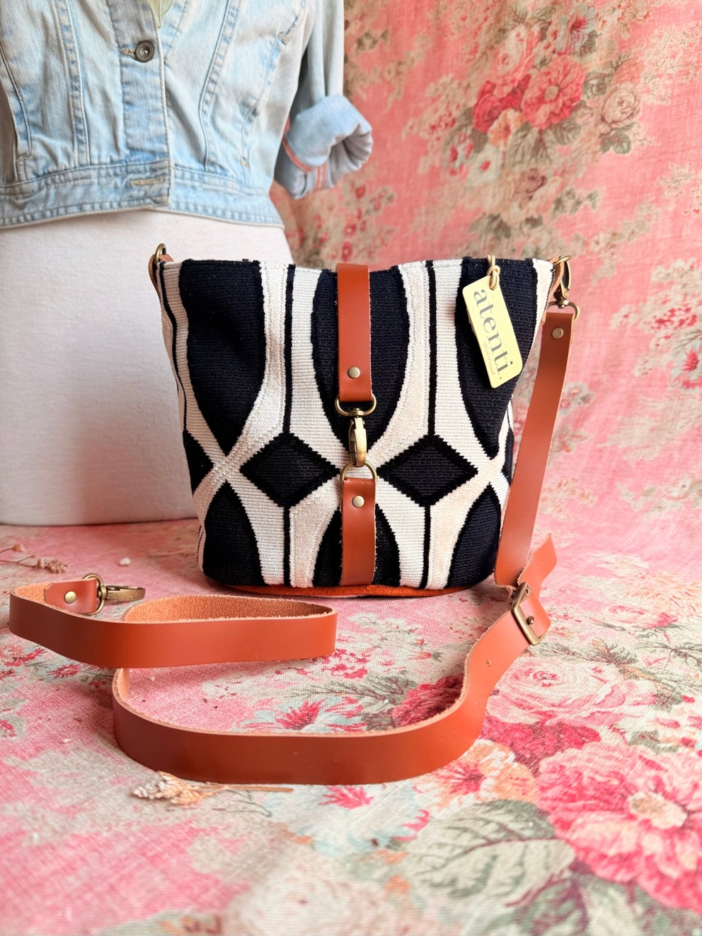 Atenti Halle Bucket Bag - Forever